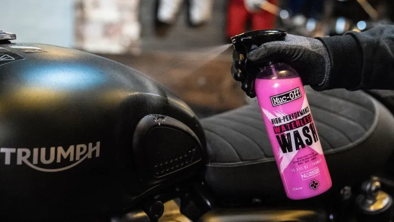 Spray Czyszczący i polerujący Muc-Off Waterless Wash